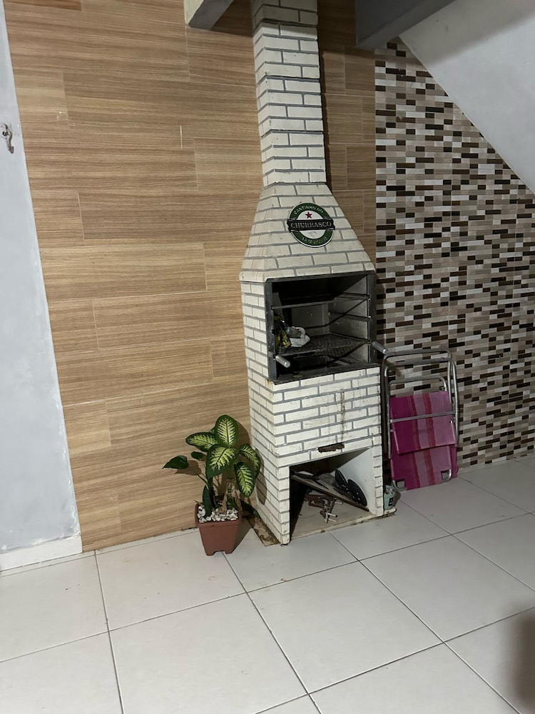 Cabo Frio Beach House Hostel