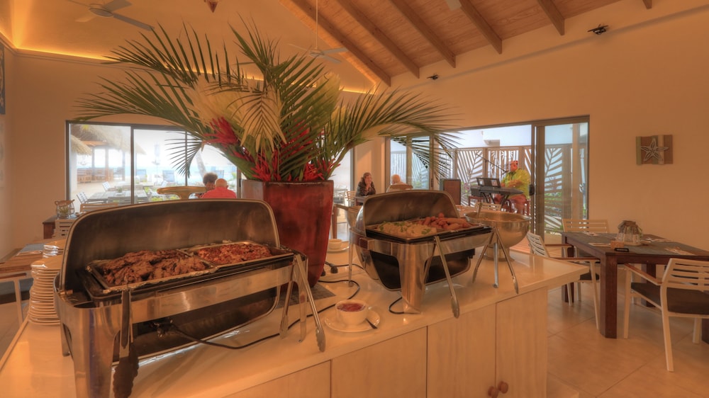 Moana Sands Lagoon Resort 18