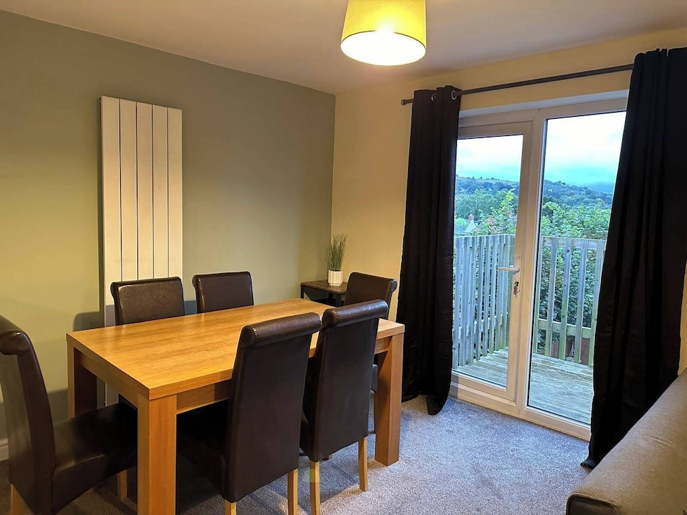 2br-sleeps6-parking-petsok-balcony-countryside