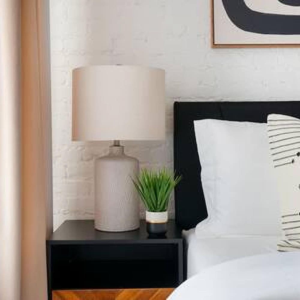 1290-6 Newly Renovated 2 Bedrooms in UES