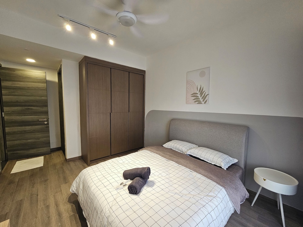 Agile Residence TRX by Isabella