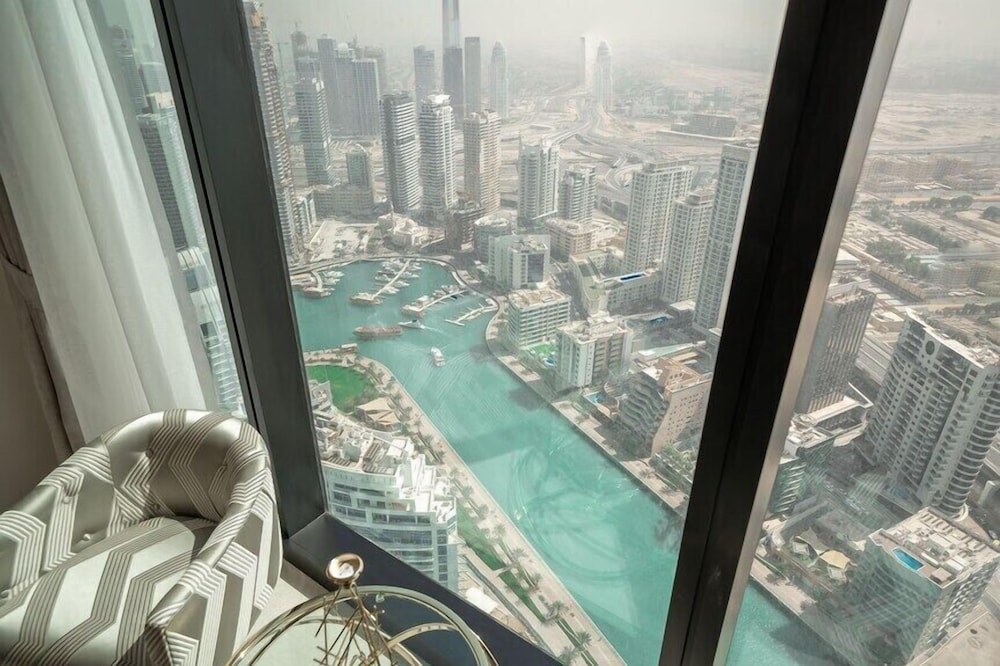 Modern Skyline Sea View 2BR Apartment