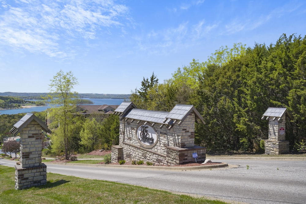 Majestic View Getaway w/ Beautiful Lake Views! view 4