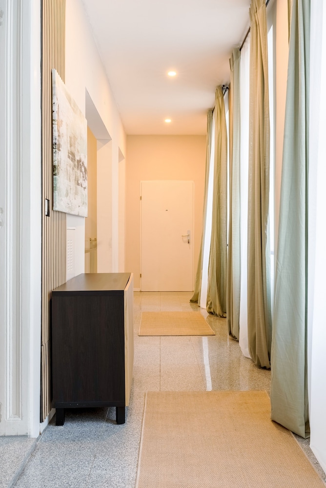 Designer Apartments - Near Danube