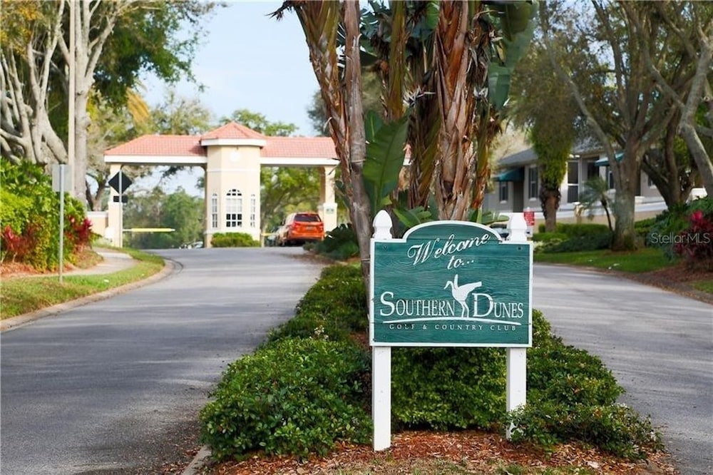 Southern Dunes Beauty Golf Views! 3 Bedroom Home by RedAwning