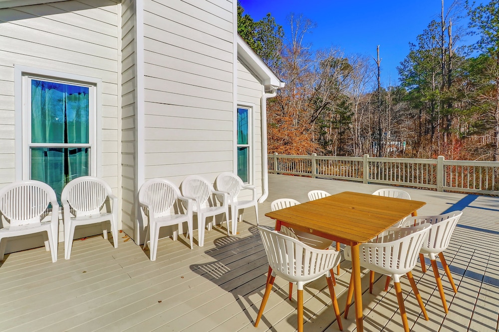 Private Lake & Trails: Secluded Woodstock Retreat
