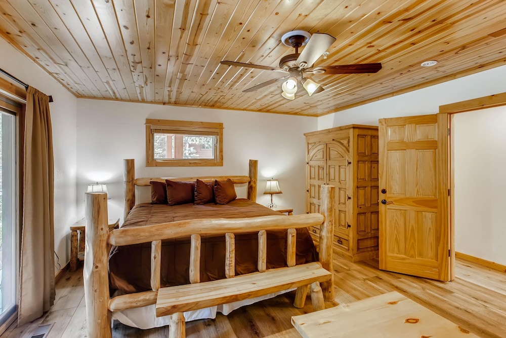 Estes Park Condos - Property Image 54