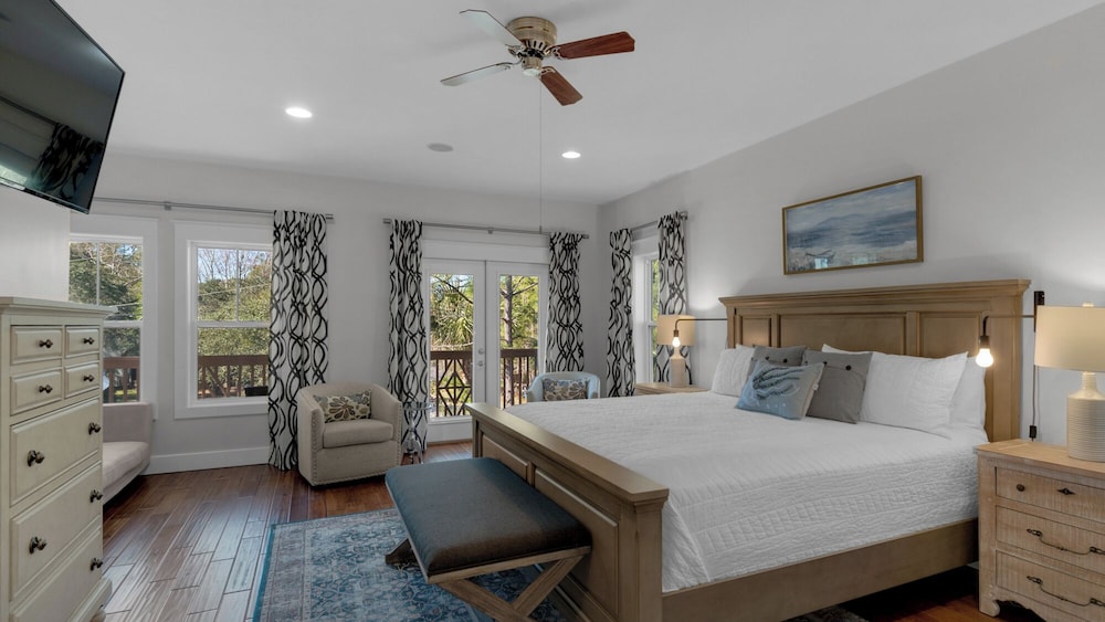 Modern Beach Home in Seagrove - Across From Eastern Lake view 4