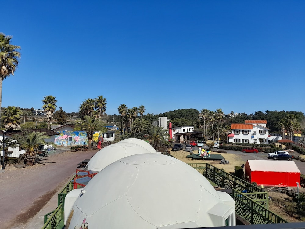 Lime Orange Vill Pension