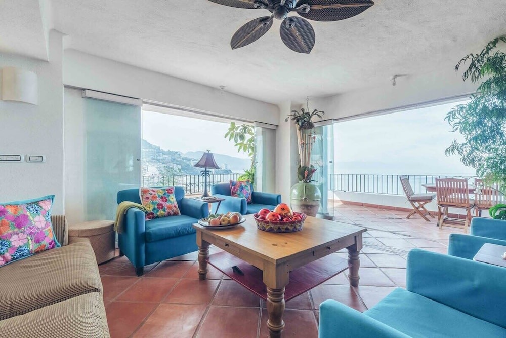 Ocean View 3Br Condo-balcony-beach-pool - 812