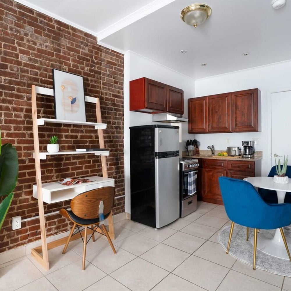 501-2fw Gorgeous Upper East Side Studio