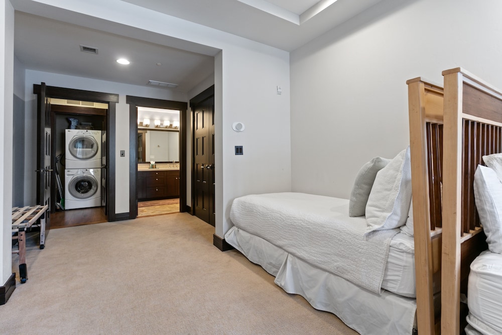 Flagstaff Lodge at Deer Valley Resort - Two Bedroom Residence #305 2 Condo