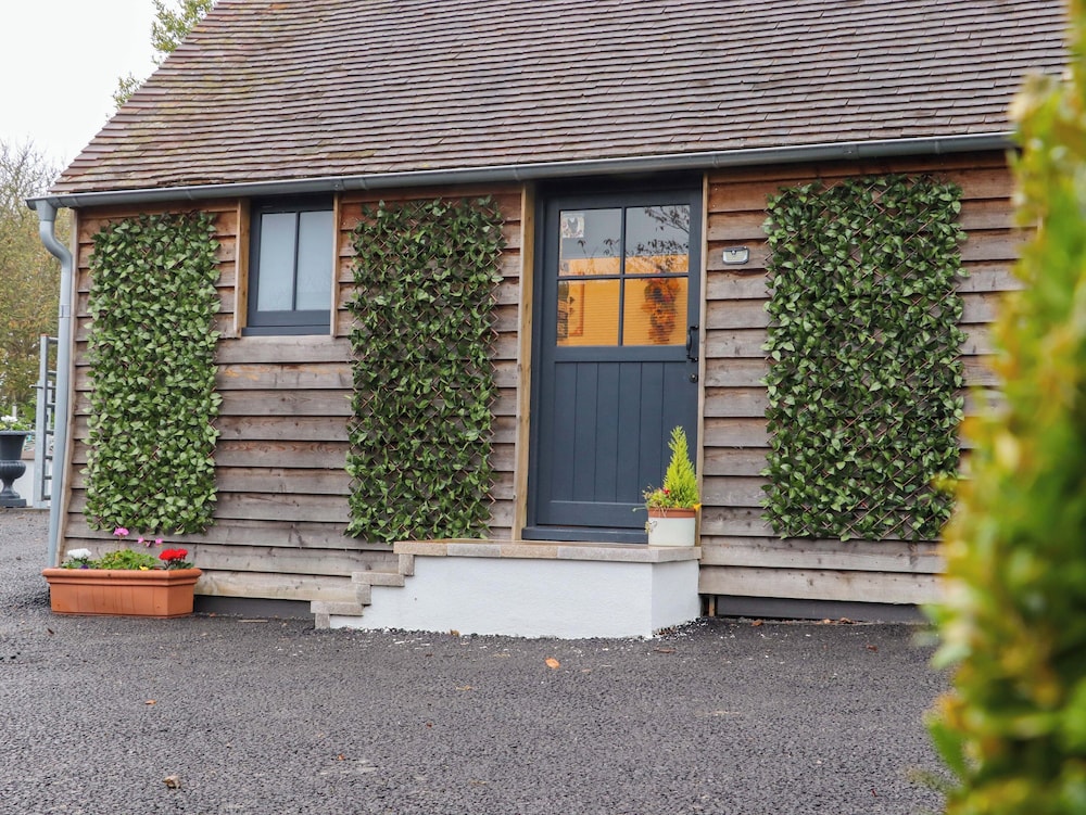 Bee Cottage