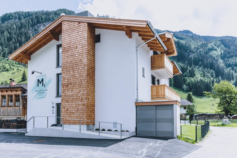M1 - Garden Apartment 1
