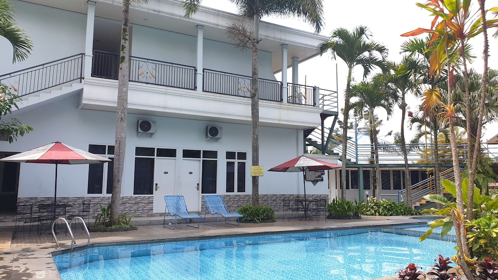 Aries Biru Hotel & Villa