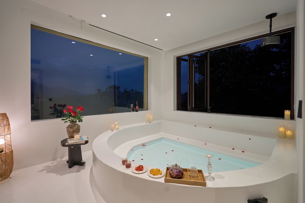Miyue Shenzhen Tianlu Secret Wild Wizard Holiday Hotel