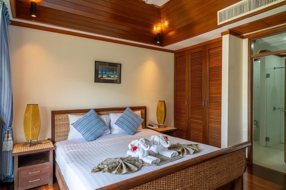 4BR Villa beach walking distance KBR44