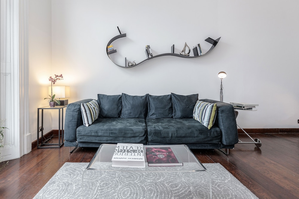South Ken Apartment by BaseToGo