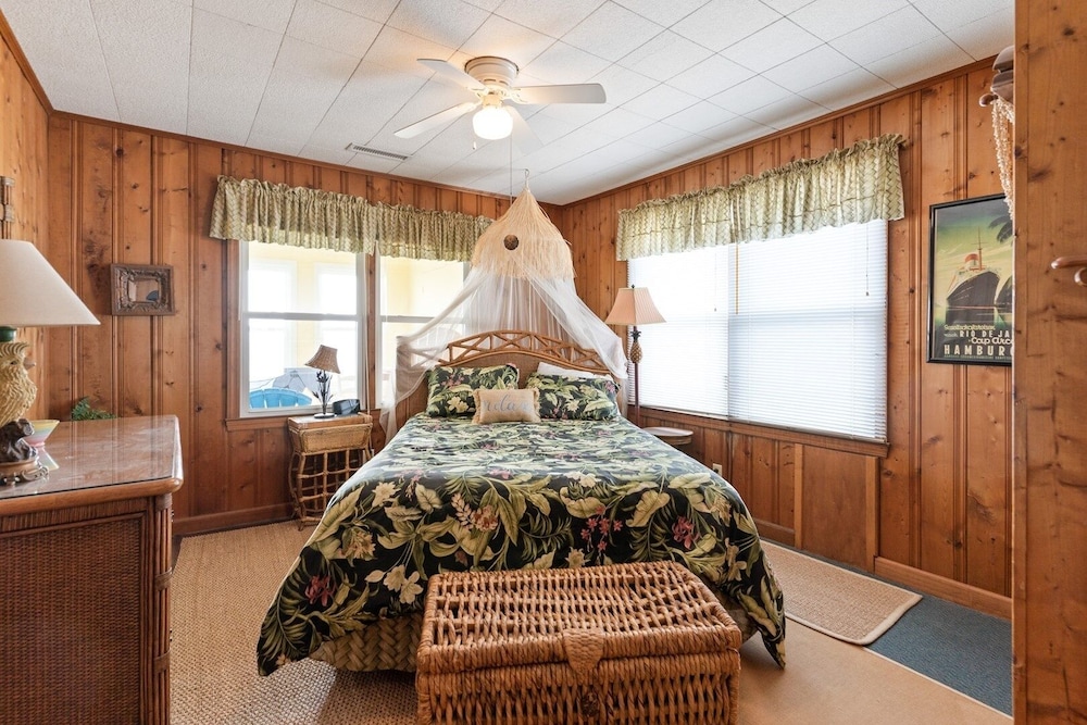 Yellow Bird 2 Bedroom Home by RedAwning