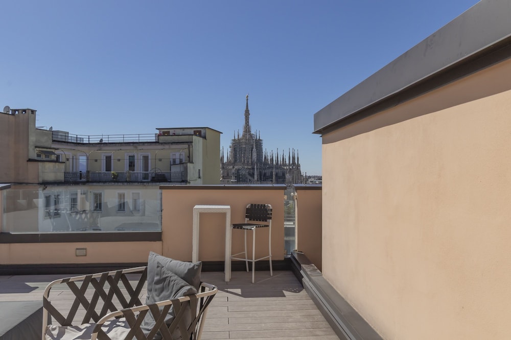 Central Tower S Babila - Elegant 2bdr With Rooftop Terrace