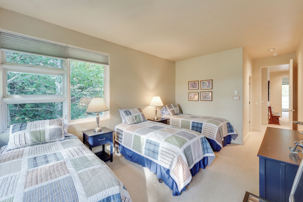 Expansive Sun Valley Home Close to Slopes!