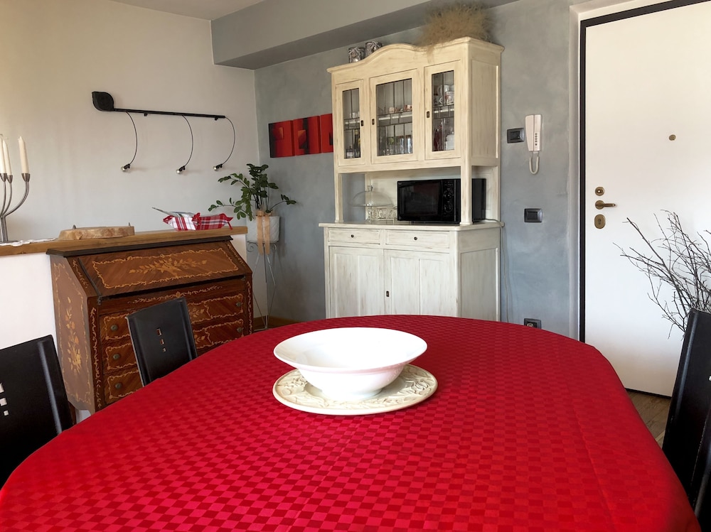 Appartamento Vista Lago Red & Grey