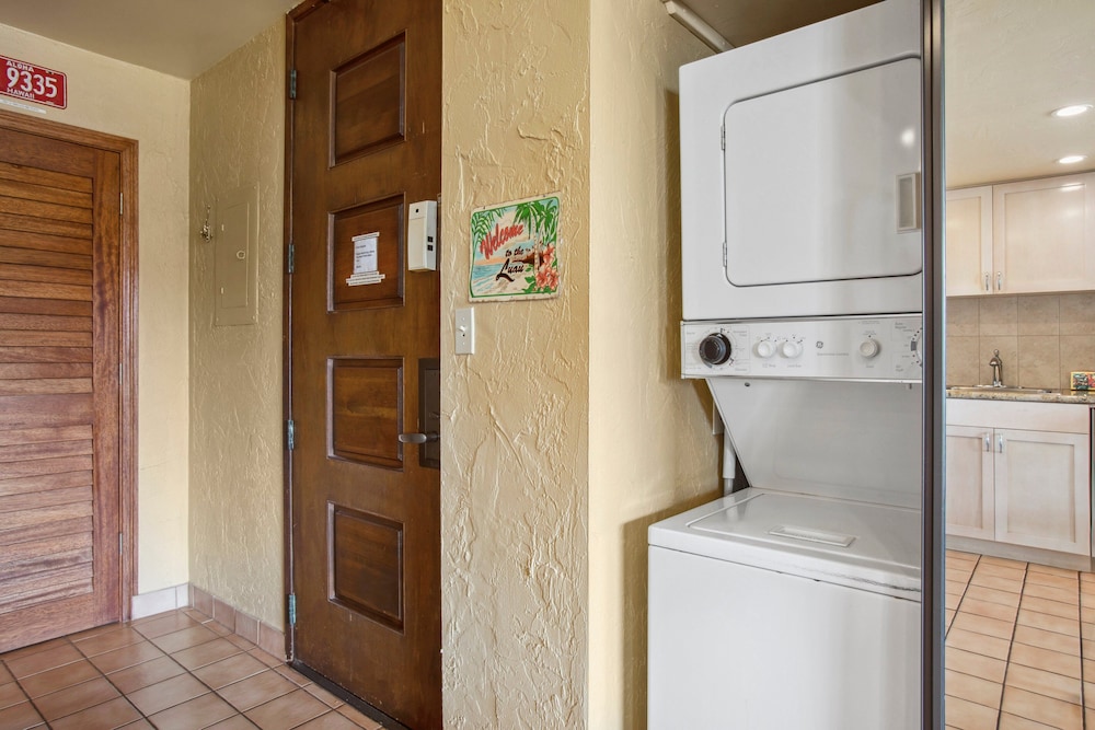 KBM Resorts: Papakea Pke-304 Renovated Studio With Ocean Views!