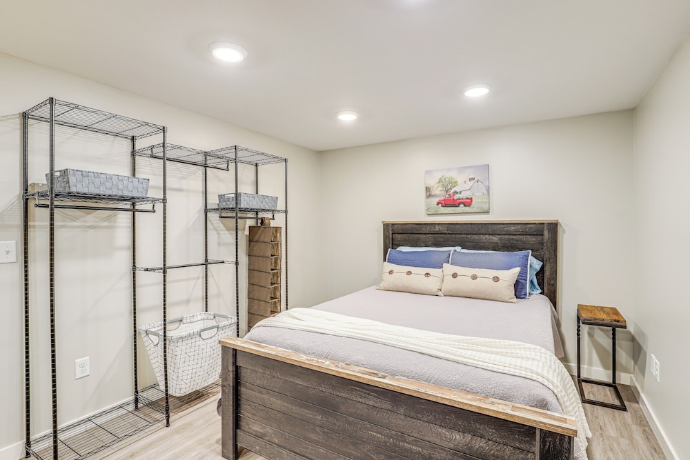 Modern Weaverville Apartment - Walk to Downtown! view 3