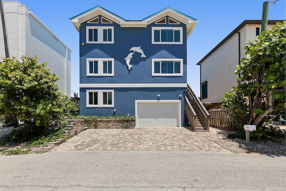 Dolphin House