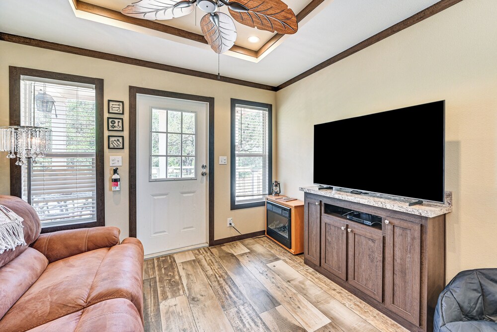 6 Mi to Topsey Exotic Ranch: Retreat on 12 Acres!