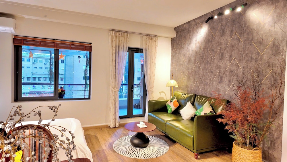 1 BR Nguyen Hue Walking St Bitexco