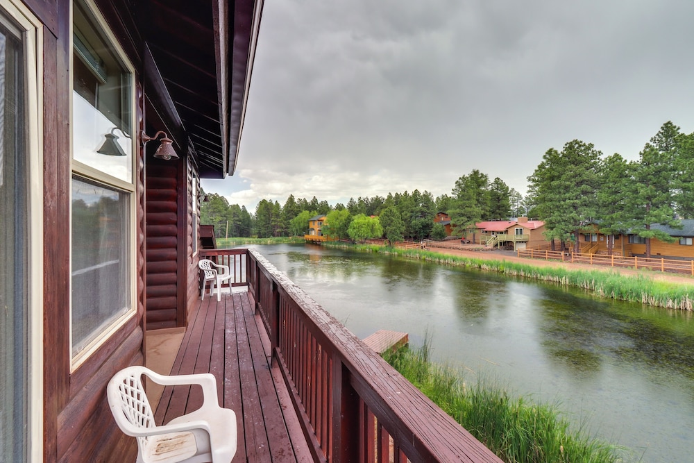 Pond Access & Private Dock: Lakeside Cabin