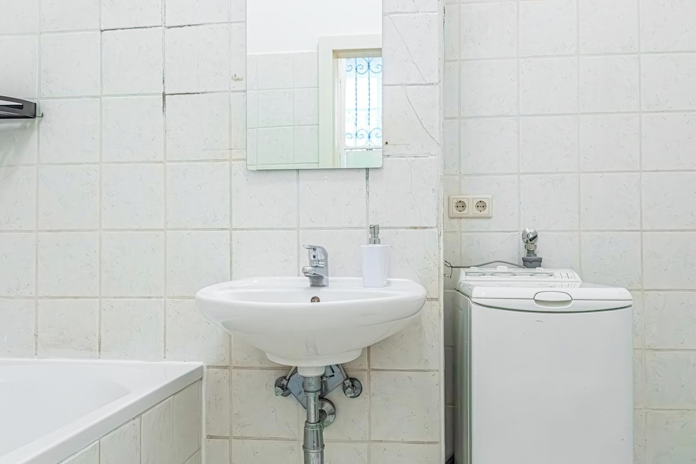 Long Stay 2BR Apt For 5 Stadthalle