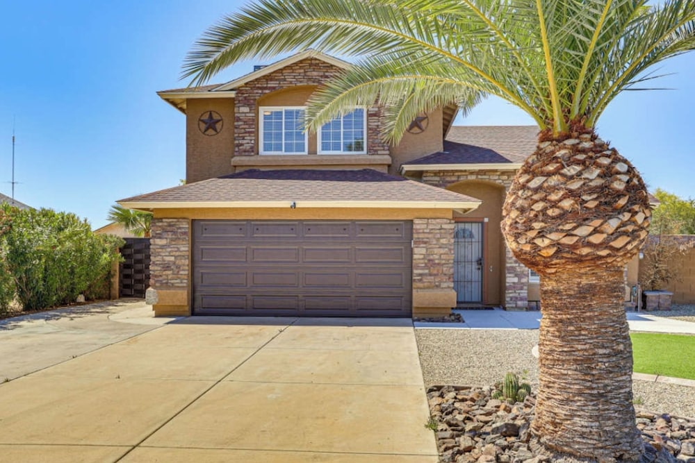4BR Home w/ Private Pool, Patio & Grill