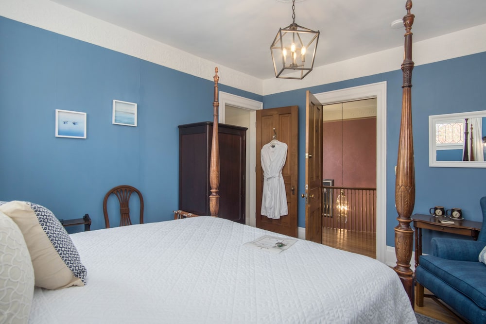 The Lamplighter Bed & Breakfast of Ludington