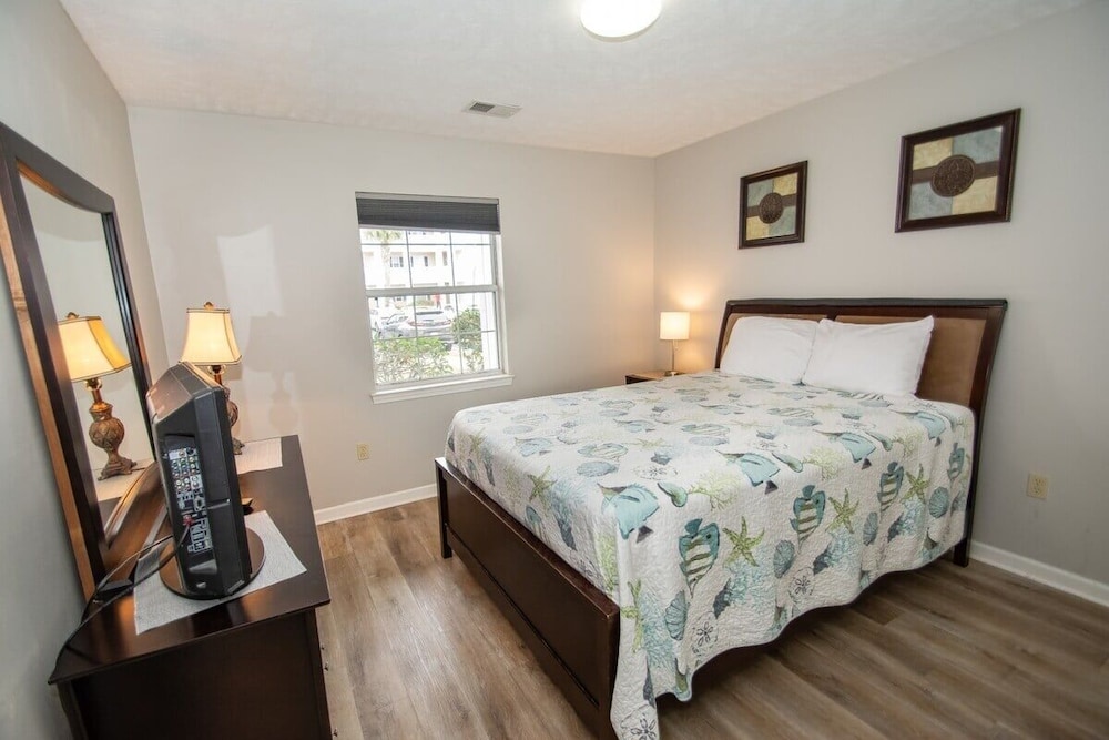 Waterway Village 17b 2 Bedroom Condo