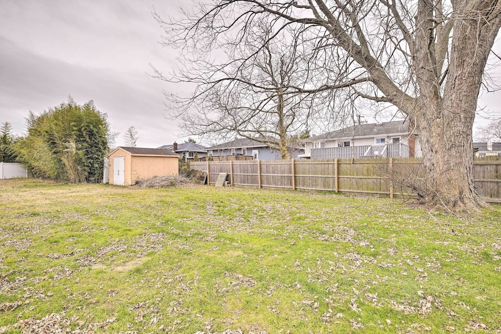Island Park Couple's Escape 1 Mi to Beach! - Property Image 10