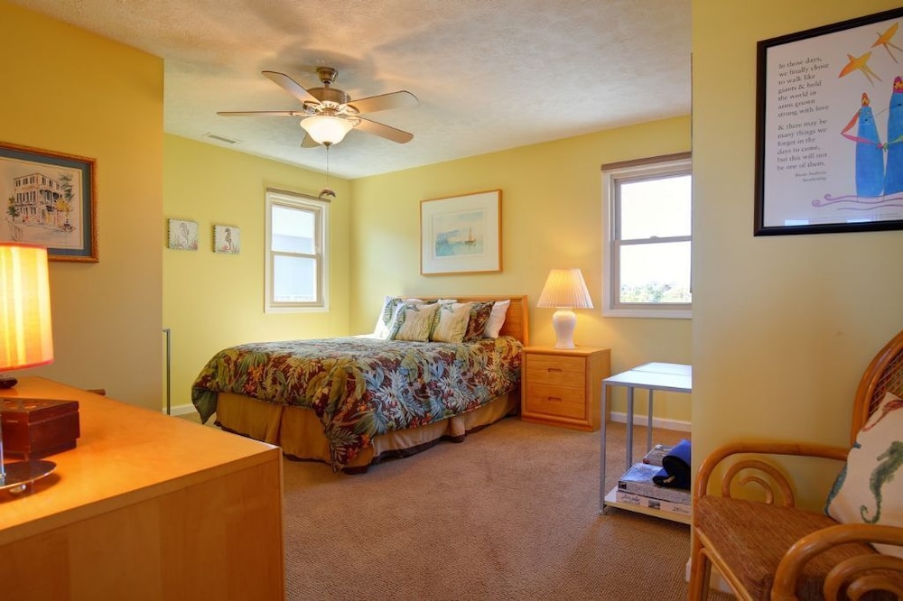 Windchimes 4 Bedroom Home by RedAwning