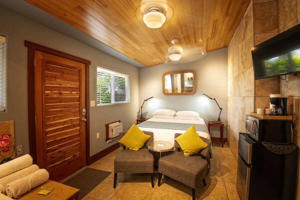 Tiki Moon Villas