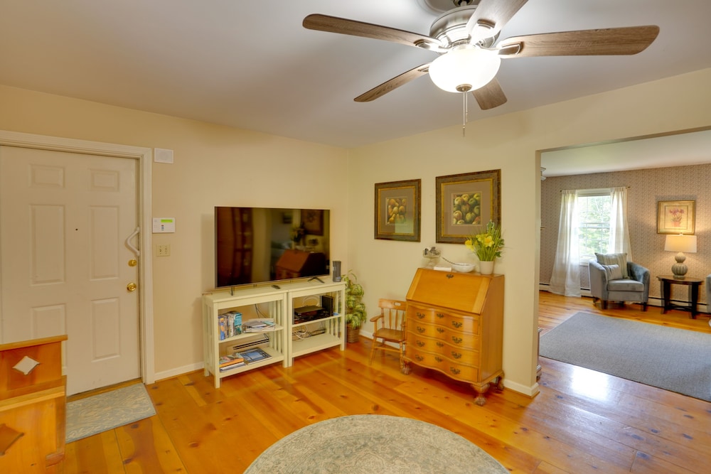 Pittsfield Home w/ Deck - 12 Mi to Jiminy Peak!