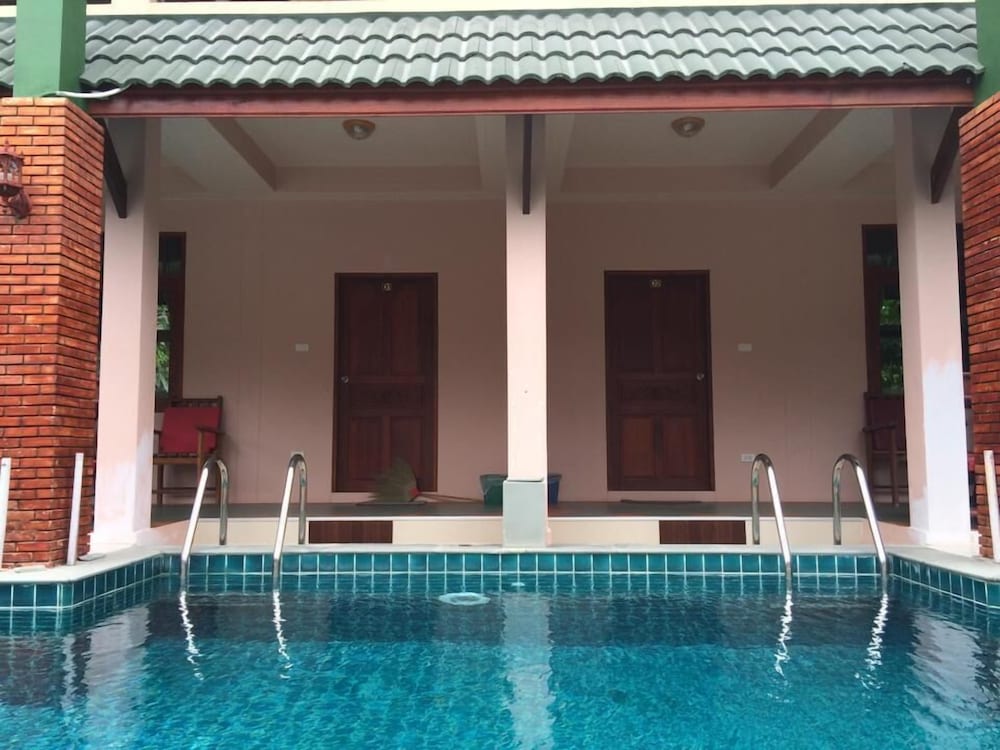 Haad Yao Resort