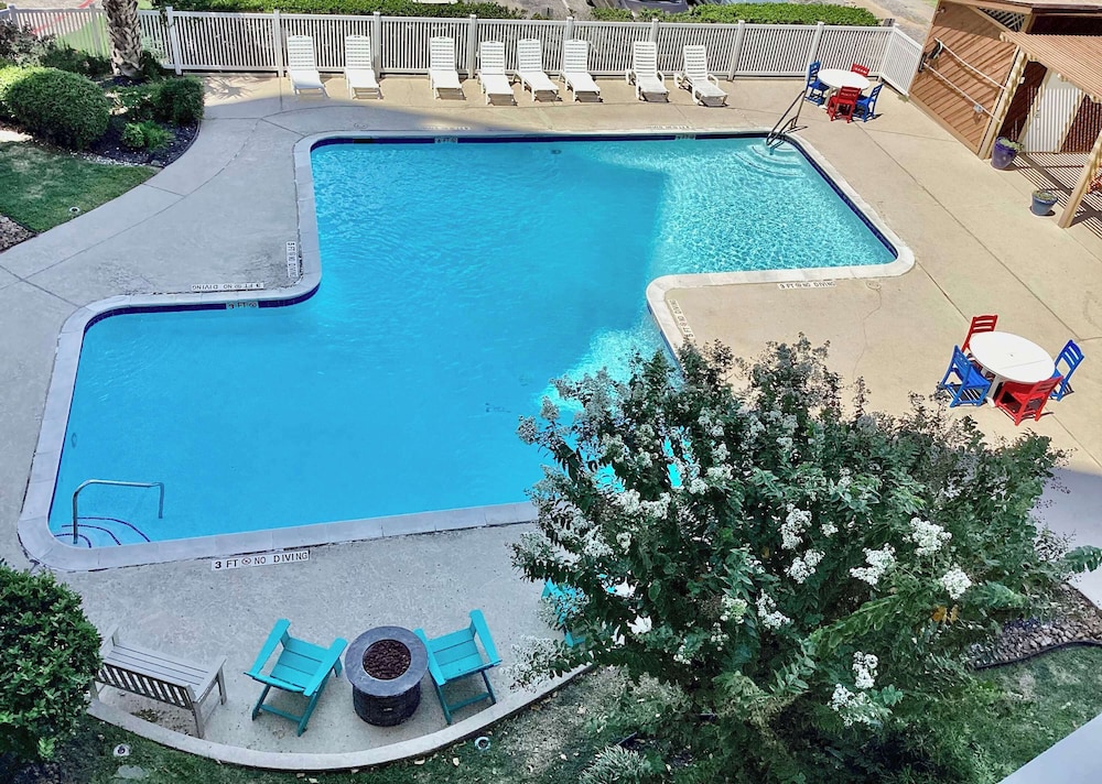 Blue Bliss Beachfront Condo
