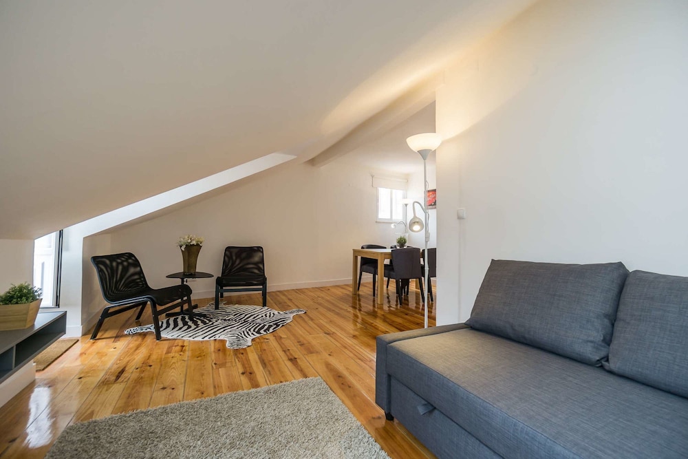 Comfortable and Trendy Lisbon Apartment