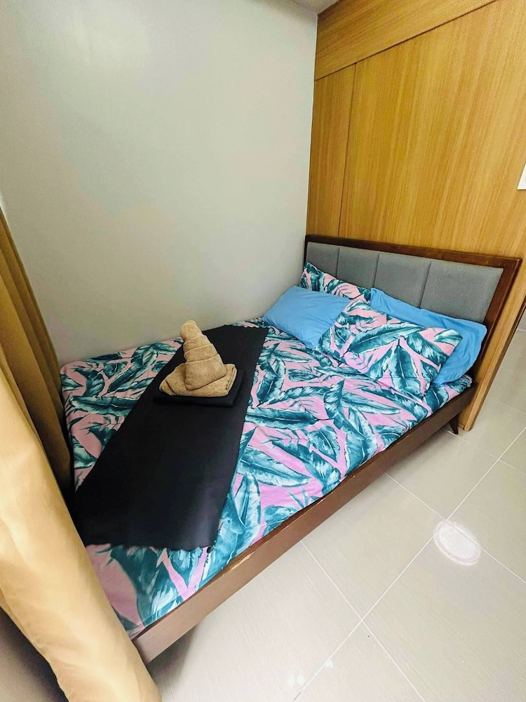 Vibrant Pasay City Apartment for Rent - Perfect Home Base Front of Mall of Asia
