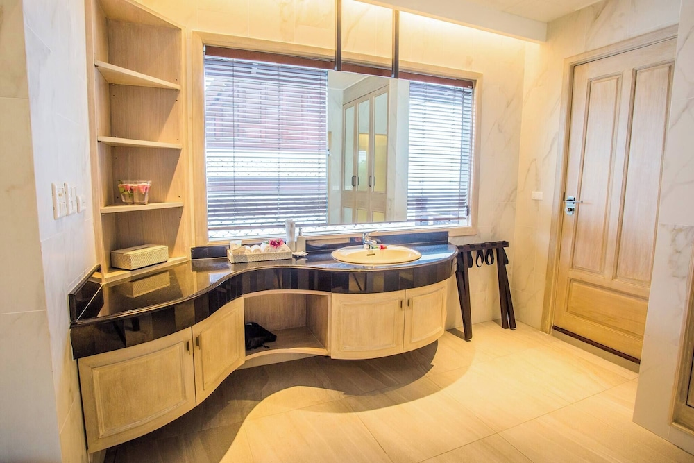 Luxury Seaview 6 Bedrooms With Infinity Pool Villa, Private Gym, Superfast Wifi
