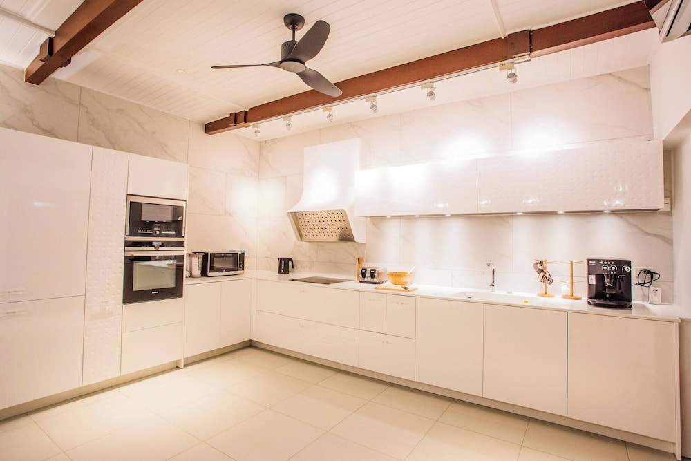 Luxury Seaview 6 Bedrooms With Infinity Pool Villa, Private Gym, Superfast Wifi