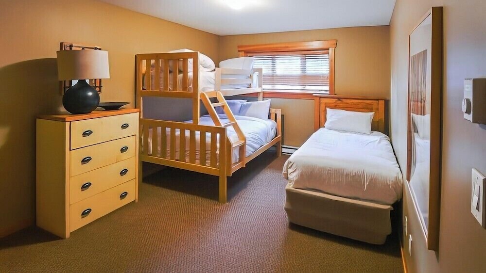 Fernie Vacations - Pinnacle Ridge Chalets by Fernie Lodging - Property Image 9