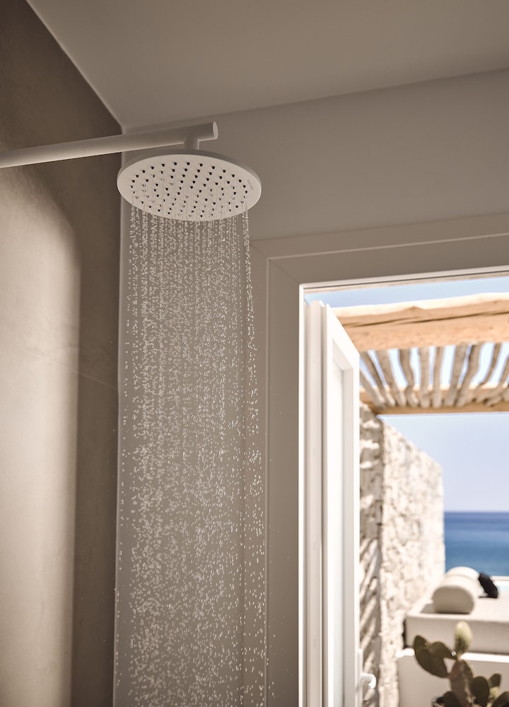 Artemis Seaside Resort