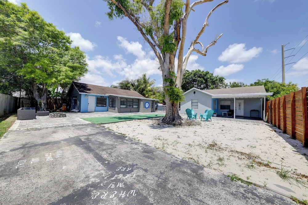 3 Mi to Beach & Boardwalk: Hollywood Spa House