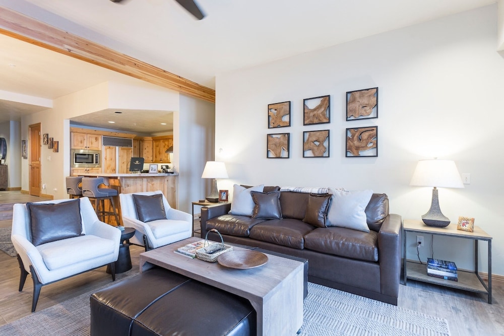 Trail's End Lodge at Deer Valley Resort - Two Bedroom Residence with Spa #404 2 Condo